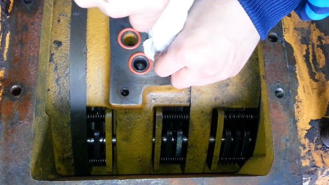 Проверка работы коробка передач KOMATSU D155A