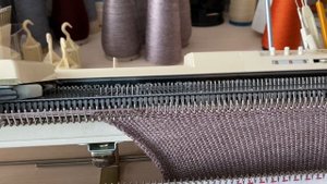 Капор на вязальной машине BROTHER