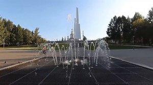 Фонтан в Парке Победы в Кирове - обычная и замедленная съемка под красивую музыку