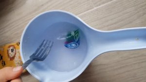 Эксперимент с растворением капсул для стирки