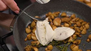 Лосось запеченный с сыром и грибами