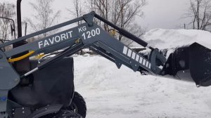 Погрузчик Фаворит 1200 (погрузка)