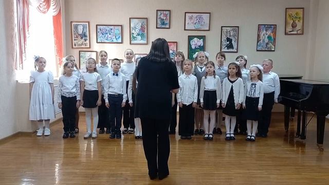 Хор младших классов,рук.Караваева Марина,конц.Плющай Татьяна."Цап,цап,цап"