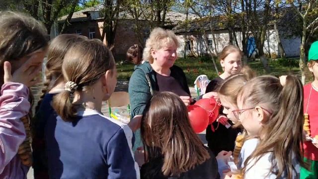 Центр детского творчества г. Приморск. Праздник 1 мая. В поисках сюрприза. смотреть онлайн