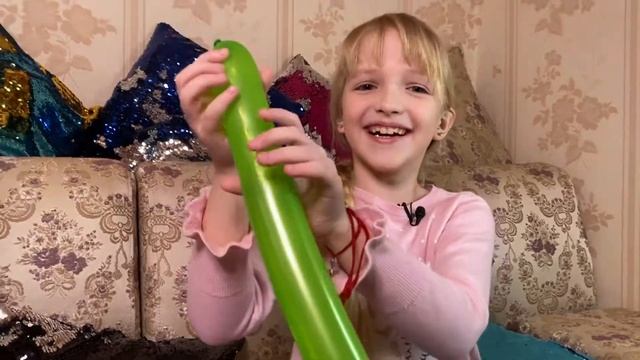 Весёлая распаковка длинных воздушных шаров. Делаем собачку из шариков. Шпага из ШДМ. *ОЧЕНЬ СМЕШНО*
