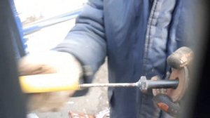 Как вытащить обломаную свечу накала, Mercedes двигатель OM611