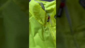 Велоформа и велоодежда из Италии. Веловетровка велодождевик Biemme Fluo.