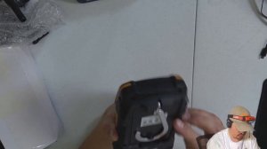 Ультрафиолетовый фонарик и защитные очки для техника. В чем польза? Обзор электронных гейджев