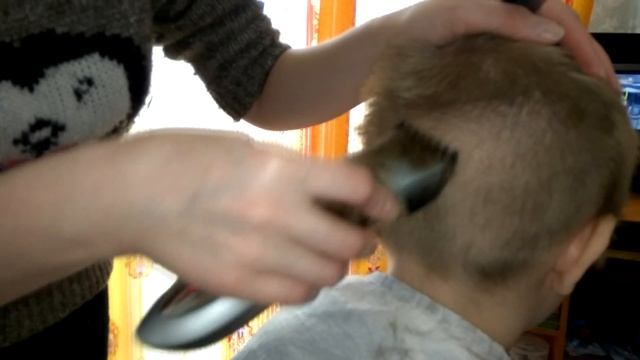 Машинка для стрижки волос на аккумуляторе из Китая смотреть онлайн