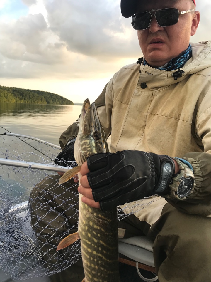 Рыбалка на щуку. В поисках зубастой по заливам Иркутского водохранилища.ntitled.mp4