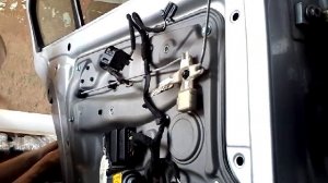 Как снять заменить стекла задней двери VW BORA(2004)demontaz zamiana szyb drzwi tyl