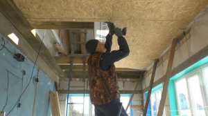 55.Монтаж OSB листа к потолку в одиночку!!! Как перезимовали гибискусы и юкка!!!