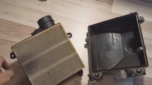 Замена воздушного фильтра ВАЗ 2108, 2109, 2110-2115 инжектор. Снятие фильтра вместе с корпусом.