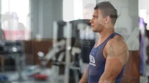 bodymaster : Подъем гантелей перед собой