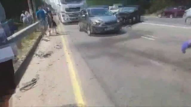 авария с красной маздой смотреть онлайн