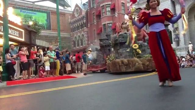 Universal studios singapore parade смотреть онлайн
