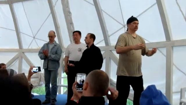 Грандмастер тайцзицюань Чень Сяован. Этномир 2012. Часть 3 смотреть онлайн