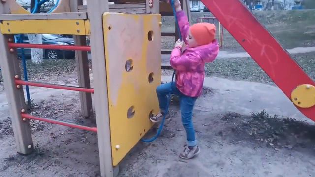 #детскаяплощадка #маленькаядевочка #качели #видеодлядетей