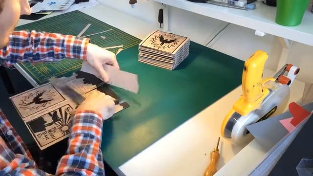 How to make a hand made CD case in under 15 seconds смотреть онлайн
