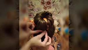 Прическа для девочек " Пучек с лентами"
