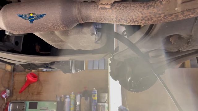 Toyota Yaris 2003 oil, oil and air filter, screen fluid top up coolant level and antifreeze check смотреть онлайн