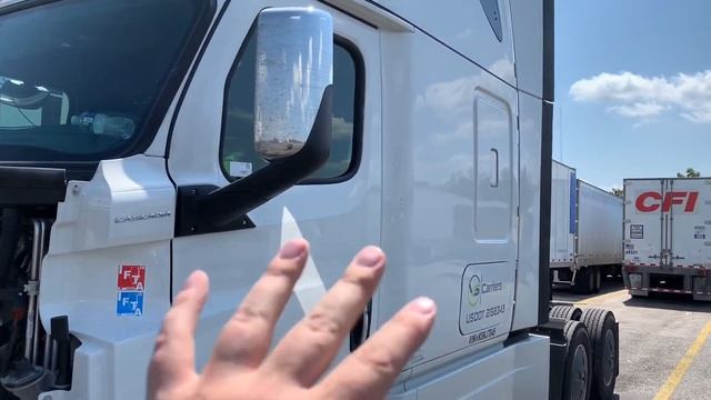 ОБЗОР FREIGHTLINER CASCADIA 2019. ГРУЗОВИК ПРОБЕГ 200 тыс миль. ДАЛЬНОБОЙ ПО США. Хорошая зарплата!