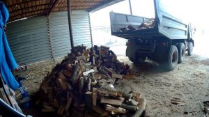 Погрузка дров в кузовок