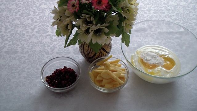 НАЛИВНОЙ ПИРОГ С КЛЮКВОЙ И ЯБЛОКОМ . смотреть онлайн