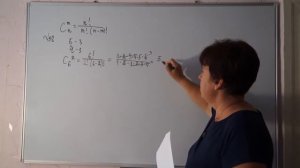 38.В ящике лежат 3 черных и 3 белых шара.Из ящика наугад достают 2 шара.mp4