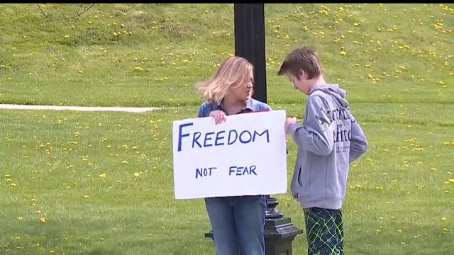 Protests continue outside Mercer County Courthouse смотреть онлайн