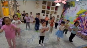 Танец -игра на ускорение "Самолеты летят" .Танцуем и играем с Анималиками. Урок музыки