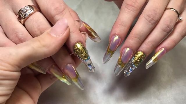 Золотые ногти на Новый год, Swarovski, роспись пастой EMI, втирка аврора смотреть онлайн