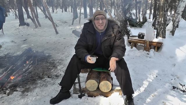 Одиночный поход-вылазка в лес. Дальнейшее обустройство стоянки. Свеча из смолы