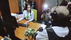 Герман Греф посетил Сбербанк под видом инвалида