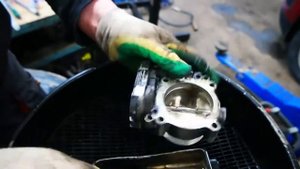 Мойка узла дроссельной заслонки на Вольво s80