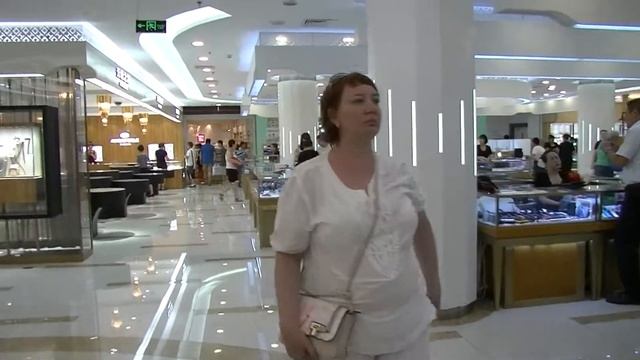 Жемчужный рынок Хунцяо (红桥珍珠市场) в Пекине