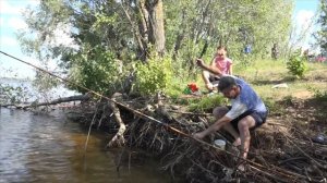 Позитивная рыбалка и отдых на природе с Детьми река Старая Волга Криуши Чувашия лето 2020