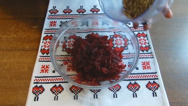 Съедят и попросят добавку. Салат со свеклой и орехами. Salad with beets and nuts. смотреть онлайн