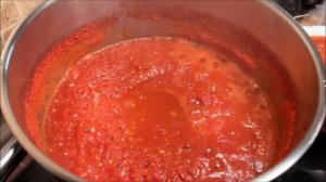 Томатный соус с базиликом на зиму без уксуса, к мясу, птице или просто как намазка на хлеб.