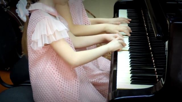 Дуэт Шанталосова София и Гореликова Елизавета "Вальс из прошлого" , Ю.Маевский смотреть онлайн