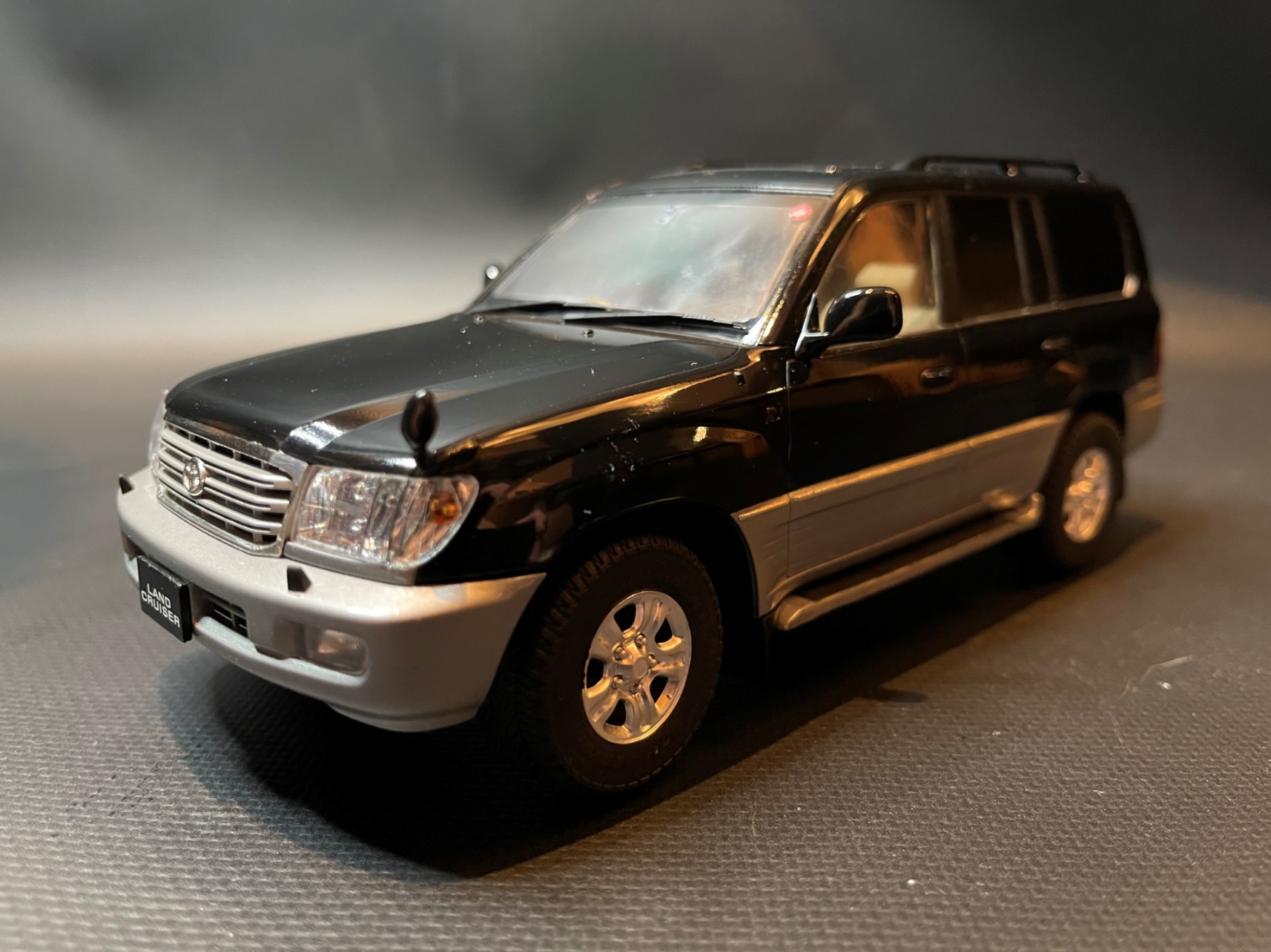 Сборка и обзор TOYOTA LAND CRUISER 100: 1\24 (FUJIMI) смотреть онлайн