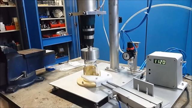 Укупорщик крышки Твист Офф смотреть онлайн