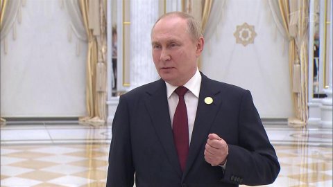 Владимир Путин: Спецоперация по защите Донбасса ид...у и подгонять ее под какие-то сроки неправильно