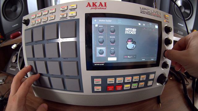 SIDECHAIN КОМПРЕССИЯ НА AKAI MPC LIVE, One, X Обучение | MOTHER DUCKER, 0+