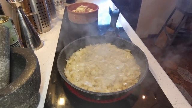 Луковый суп. Soupe à loignon.