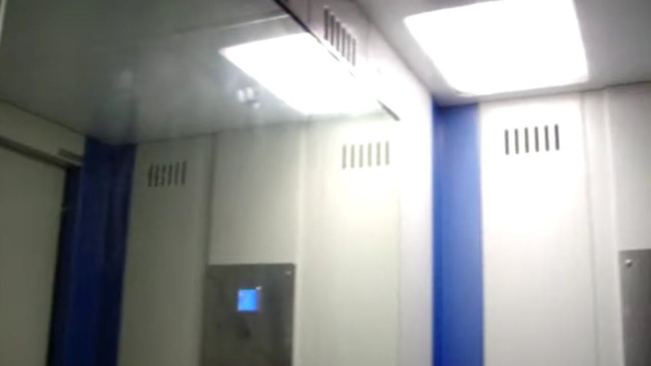 Грузопассажирский лифт КМЗ.