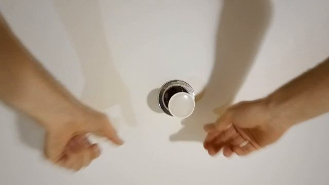 Как поменять лампочку в точечном светильнике - замена лампы с цоколем mr 16