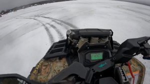 Покатушка по мокрому снегу и опасному льду на квадроцикле Stels Guepard 650