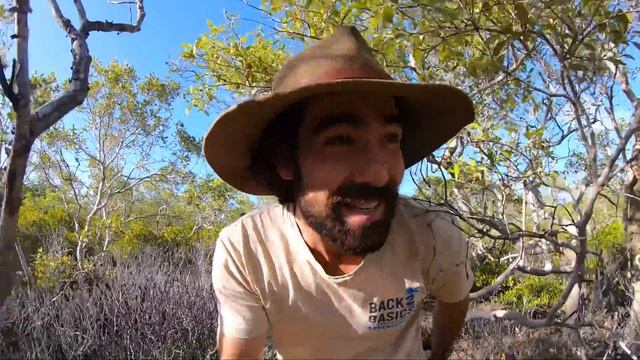 GIANT MUD CRAB Catch & Cook on Fire ? ? BACK 2 BASICS! смотреть онлайн