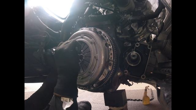 2016 Seat Cupra TSI (300 bhp) 2.0L Petrol Clutch Replacement смотреть онлайн